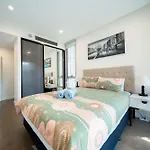 Urban Retreat Near The Stadium